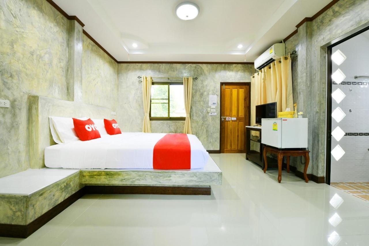 Oyo 536 Reuan Kanthima Ban Laem Chabang Exterior photo