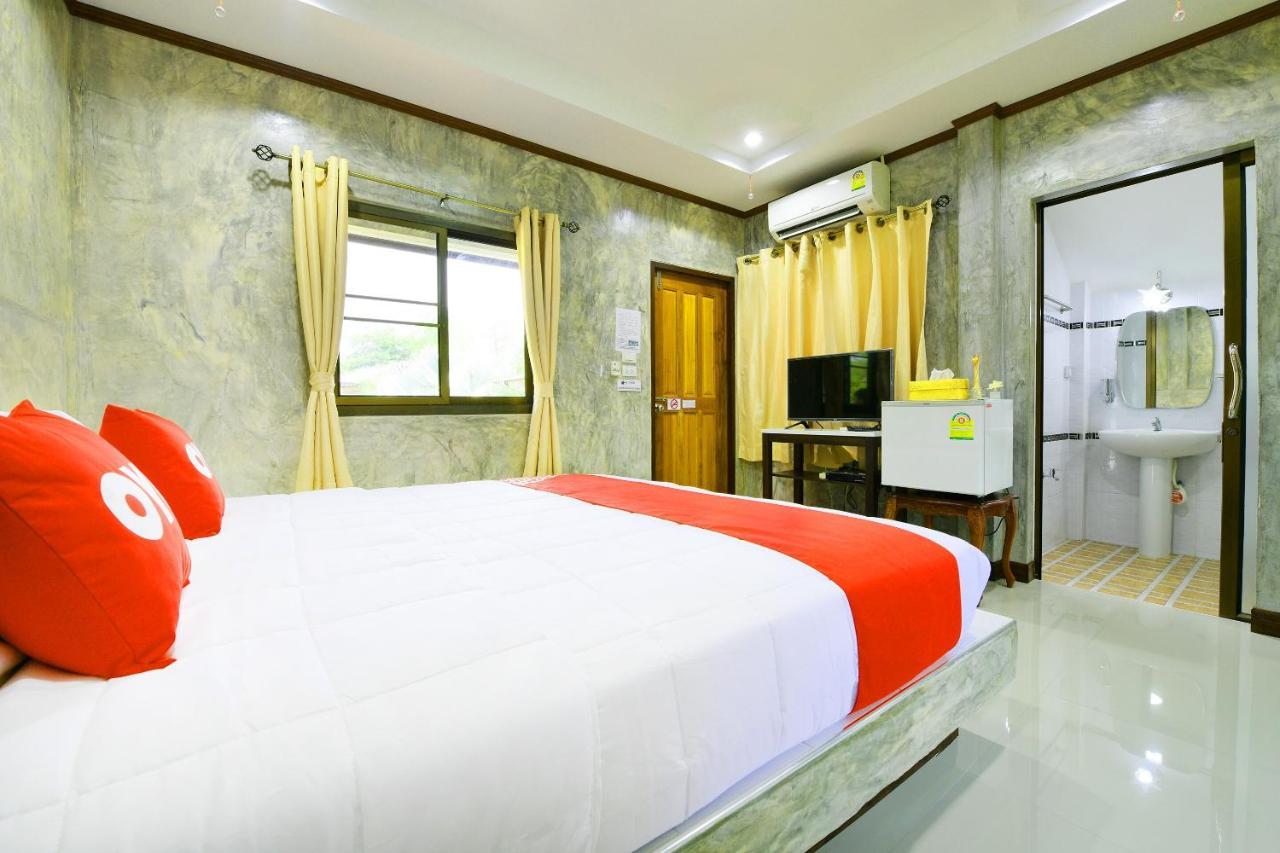 Oyo 536 Reuan Kanthima Ban Laem Chabang Exterior photo
