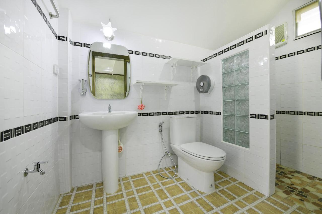 Oyo 536 Reuan Kanthima Ban Laem Chabang Exterior photo
